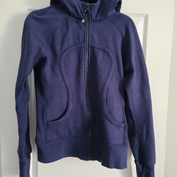 lululemon athletica Tops - Lululemon hood gently used navy blue size 8